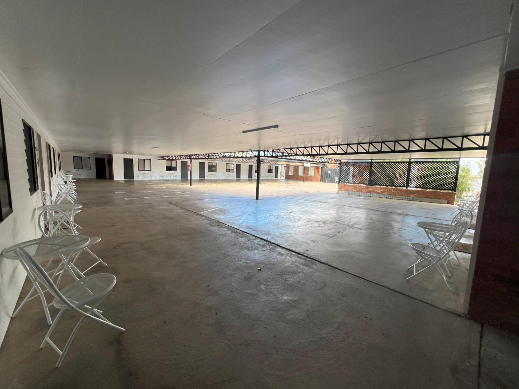Abajaz Motel-Central-King Bed-Shaded Parking Longreach Exterior photo